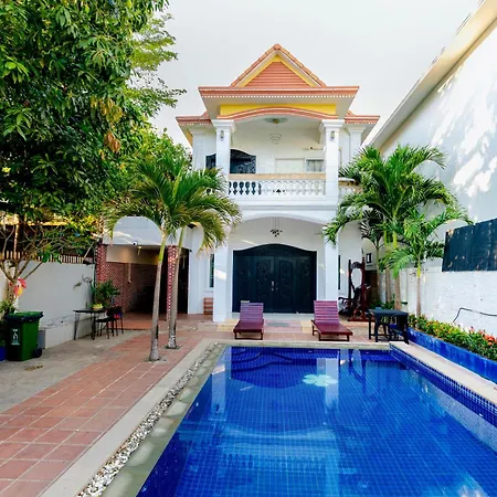 Bakheng Private Pool Villa 4-Bedroom